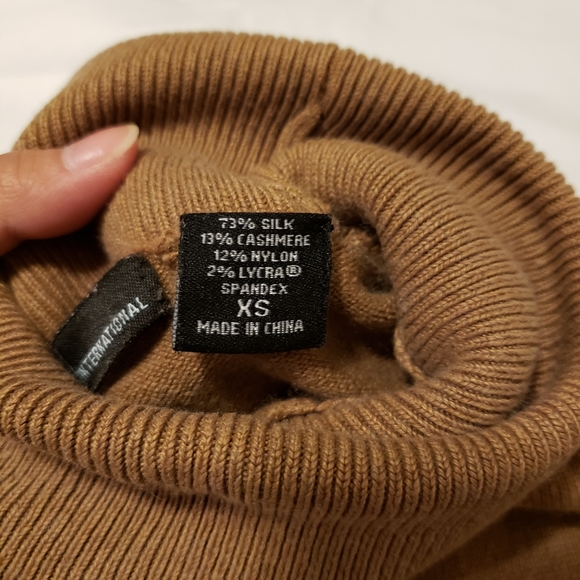Tan Turtleneck Sweater - XS (Moda International) - Picture 3 of 4